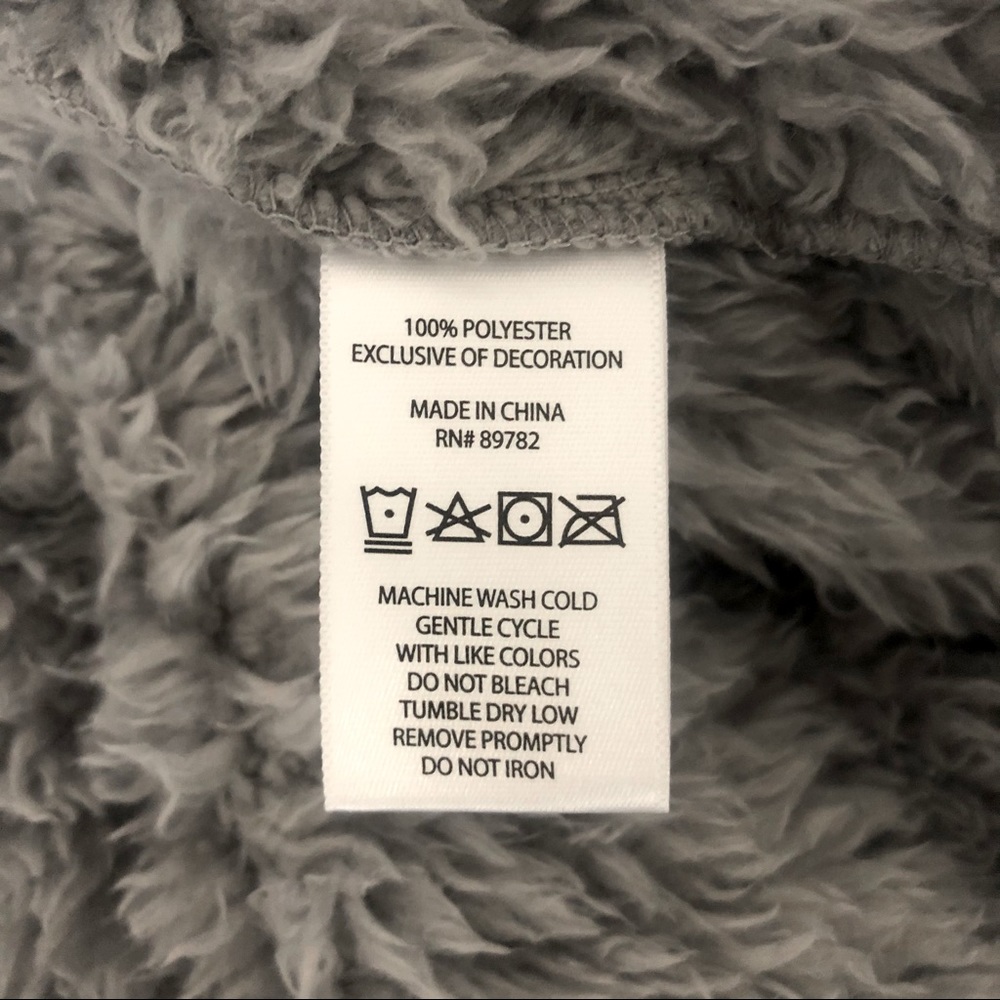 NWT Natori Plush Silver/Gray Short Eyelash Robe XS - Picture 11 of 12